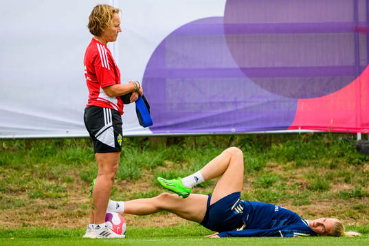 Annica Näsmark, physio and Sofia Jakobsson of the Swedish women's national football team at a training session