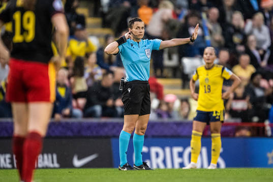 referee Kateryna Monzul