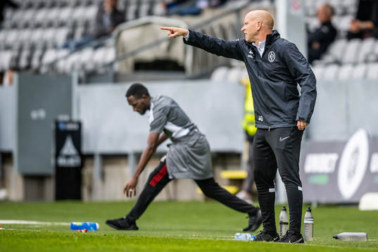 Landskronas tränare Billy Magnusson reagerar