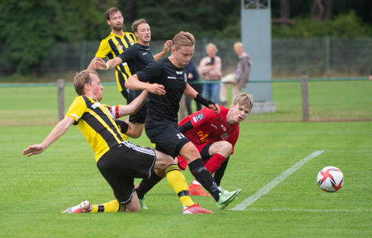 IFK Hässleholms Robin Strömberg i träningsmatchen mellan IFK Hässleholm och Lunds BK i Åhus 23 juli 2022.
