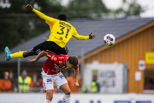 Mjällbys Chibuike Silas Nwankwo och Degerfors Gustaf