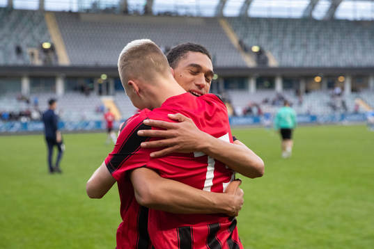 Vikingur spelare jublar