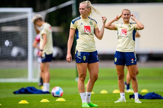 Stina Blackstenius of the Swedish women's national football team at a training session