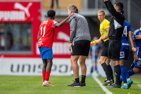 Helsingborgs Taha Ali och målvaktstränare Sven Andersson