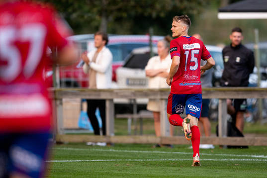 Tvååkers Isak Petersson jublar efter 4-3