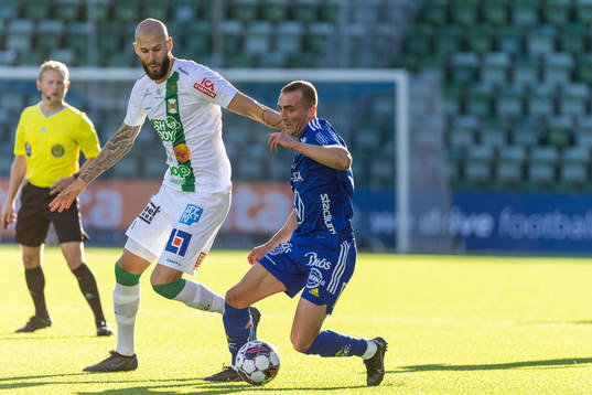 Varbergs Robin Simovic och Sundsvalls Dennis Olsson