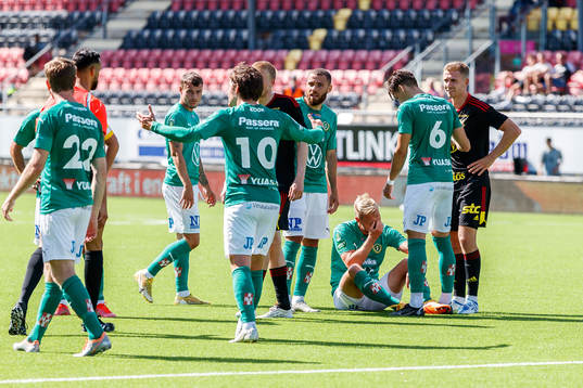 Jönköpings Sebastian Crona  har ont