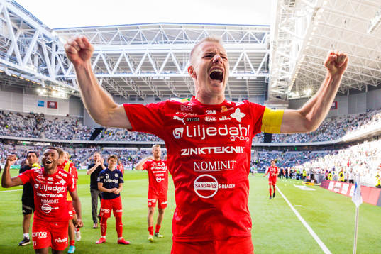 Värnamos Freddy Winsth jublar