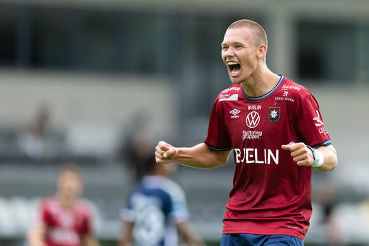 Örgrytes Arvid Brorsson jublar