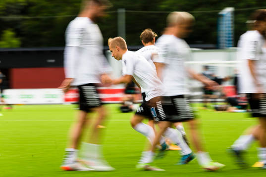 Örebros David Seger på uppvärmningen