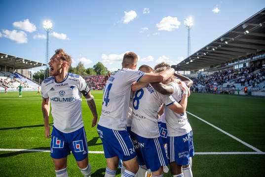 IFK Norrköpings Linus Wahlqvist Egnell jublar efter att Arnor Sigurdssong jort 2-0