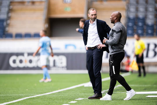 Malmö FFs tränare Andreas Georgson och assisterande tränare Jeffrey Aubynn