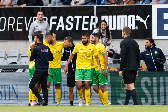 Dalkurds spelare jublar