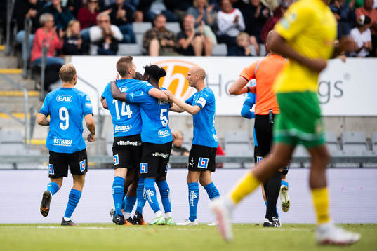 Halmstads Mikael Boman jublar