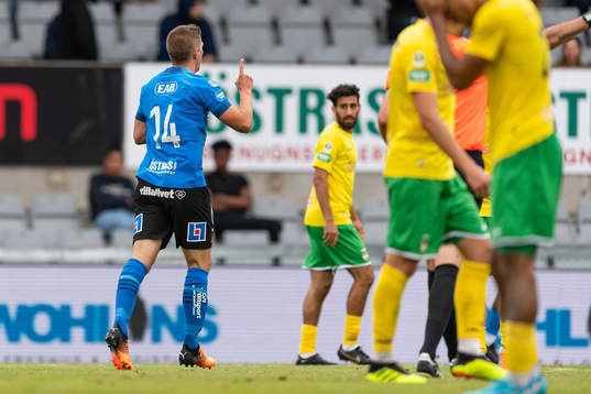 Halmstads Mikael Boman jublar