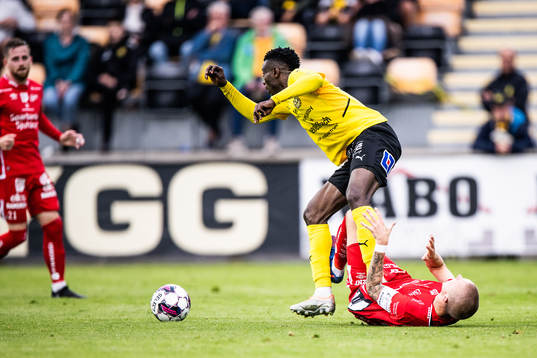 Mjällbys Chibuike Silas Nwankwo och Elfsborgs Sebastian