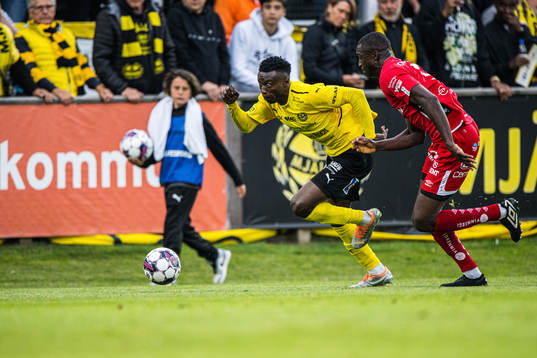 Mjällbys Chibuike Silas Nwankwo och Elfsborgs Maudo Lamine