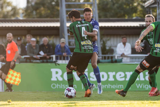 Varbergs Oliver Stanisic och IFK Göteborgs Alexander Jallow