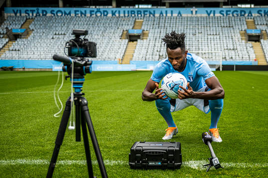 Emmanuel Lomotey presenteras som ny spelare