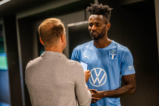 Emmanuel Lomotey presenteras som ny spelare