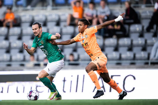 Jönköpings Södras Edin Hamidovic och AFC Eskilstunas