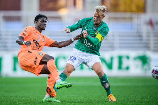 AFC Eskilstunas Emmanuel Agyeman Duah och Jönköpings