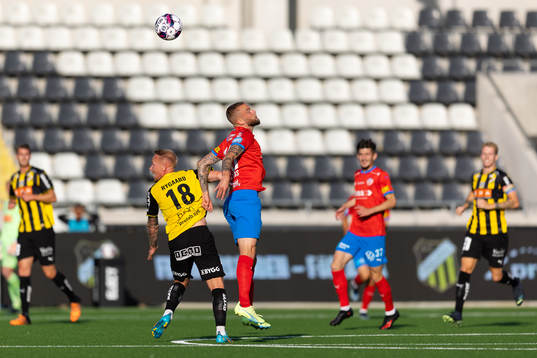 Häckens Mikkel Rygaard Jensen och Helsingborgs Alexander