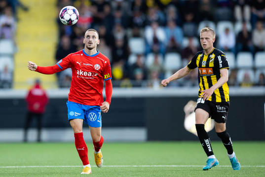 Helsingborgs Arian Kabashi och Häckens Tomas Totland