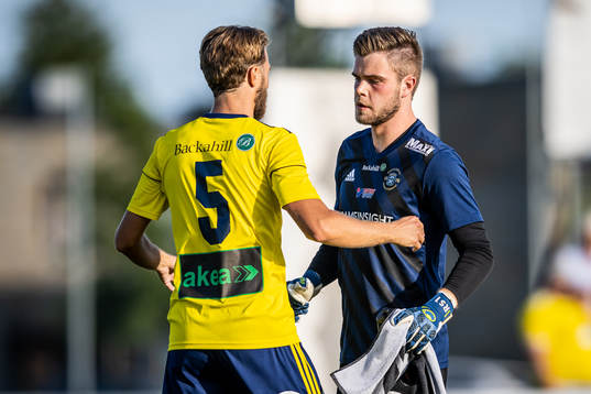 Ängelholms Marcus Eriksson och målvakt Robin Streifert