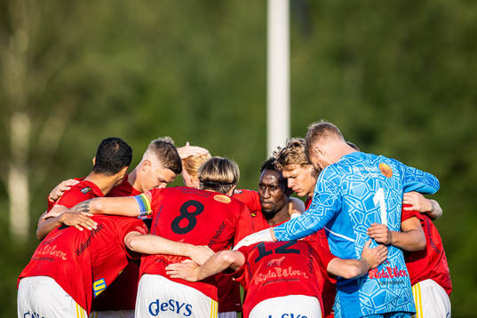 Falkenbergs spelare samlas