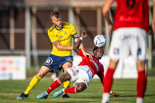 Ängelholms Robin Nilsson och Falkenbergs Godwin Aguda