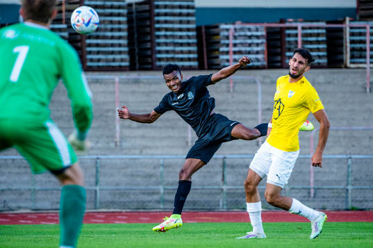 Lunds Abdramane Djitteye mot IFK Malmös målvakt Melker Ellborg och Hozan Faraidoon Muhamad