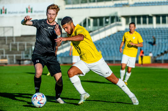 Lunds Dennis Olofsson mot IFK Malmös Hamid Abdulla