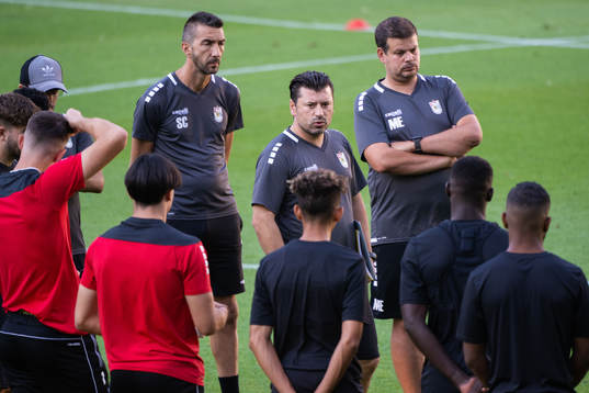 Head coach Carlos Fanguerio of Diddeleng