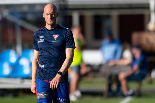 Tvååkers Viktor Nilsson före fotbollsmatchen i Ettan södra mellan Tvååker och Qviding den 10 augusti 2022 i Tvååker. 