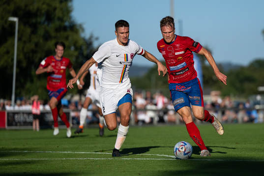 Qvidings Rinor Zenulla och Tvååkers Isak Petersson