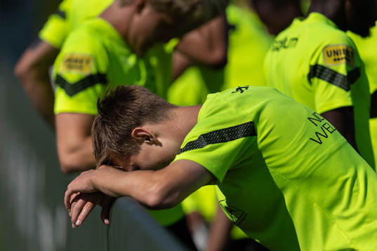 Kristoffer Lund Hansen pustar ut i värmen