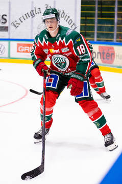 Frölundas Lucas Nordsäter  innan ishockeymatchen i