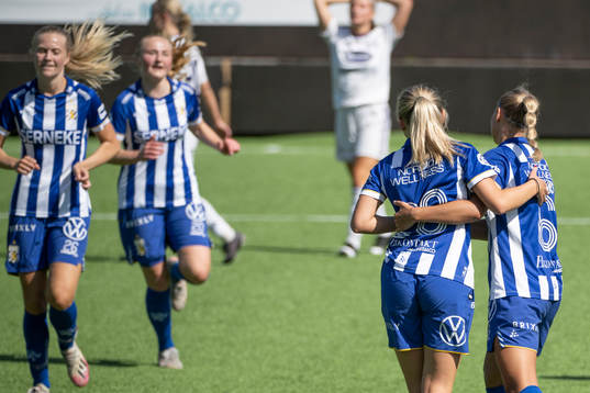 IFK Göteborgs spelare jublar