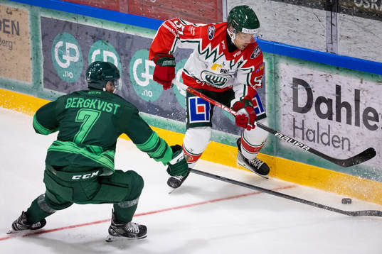 Färjestads Axel Bergqvist och Frölundas Mats Rosseli Olsen