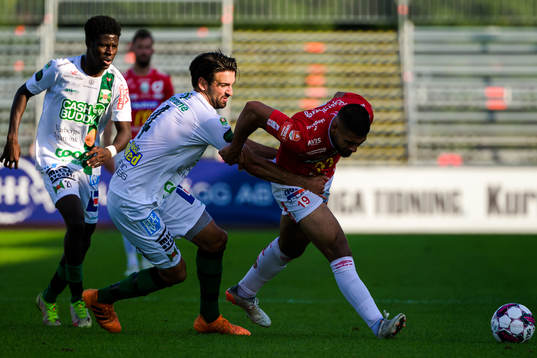 Varbergs Oliver Stanisic och Degerfors Omar Faraj