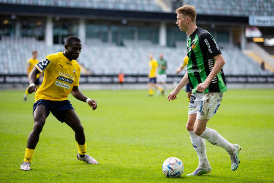 Ljungskiles Uba Charles Nwokoma mot GAIS Julius Lindberg