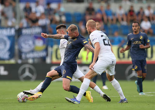 John Guidetti of AIK and Michal Travnik of Slovacko