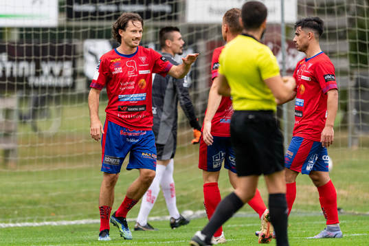 Tvååkers Rasmus Andersson jublar efter 1-0