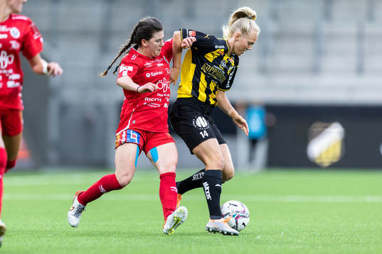 Örebros Elizabeth Pechersky och Häckens Molly Johansson