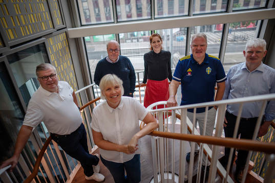 De nordiska ordförandena Róin Schrøter, Vice President, Färörarna, Karl-Erik Nilsson, President, Sverige, Ari Lahti, President, Finland, Lise Klaveness (fotballpresident), Norge, Vanda Sigurgeirsdóttir, president, Island, Jesper Møller, Danmark poserar för ett porträtt den 20 augusti 2022 på Scandic Continental i Stockholm. 