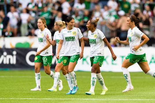 Hammarbys Madelen Janogy gör 3-0 och jublar med Kyra