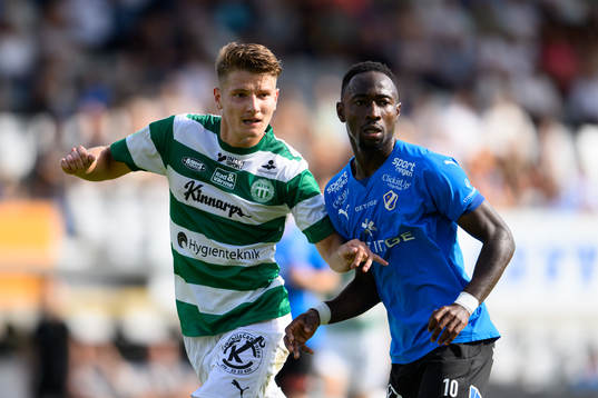 Västerås SKs Martin Gambos och Halmstads Sadat Karim