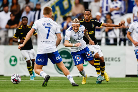 IFK Norrköpings Arnor Sigurdsson och AIKs Bilal Hussein