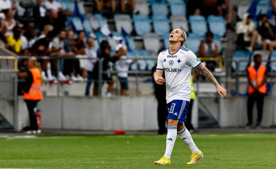 IFK Norrköpings Arnor Sigurdsson reagerar
